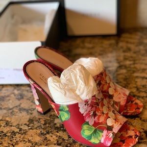 HOST PICK  NIB Gucci Blooms Mules size 10